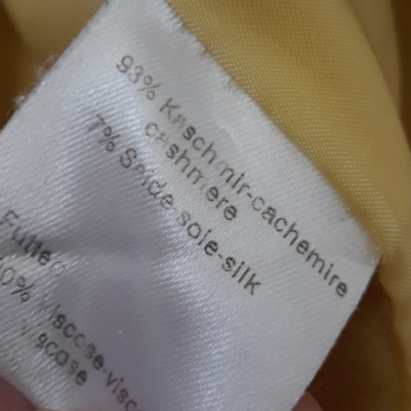 AKRIS..FLAW..FLAW..FLAW..SIZE 4..Cashmere/silk - Picture 4 of 8